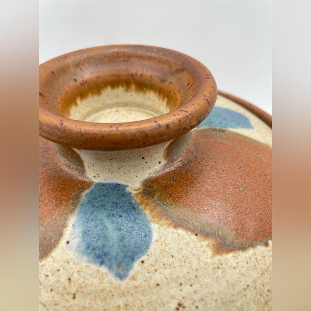 Vintage Studio Pottery Covered Casserole Dish with Handles, 8” Diameter - Picture 8 of 8